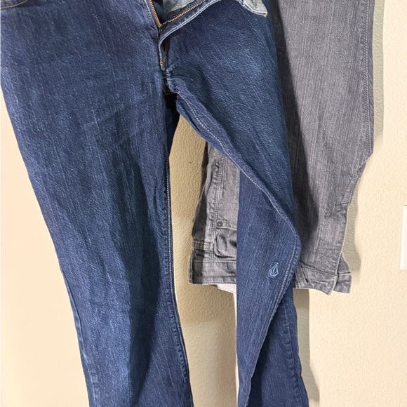 Volcom Men's Vorta Denim in Blue and Gray - Picture 4 of 7